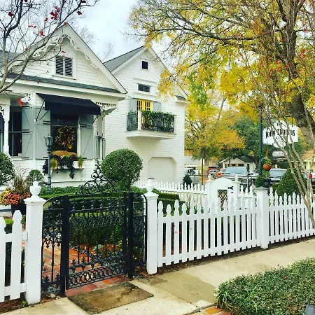 John Thomas Bed And Breakfast